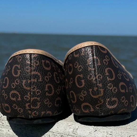 Guess Ballet Flats Chain Metal Logo Size 8.5 - Picture 5 of 9